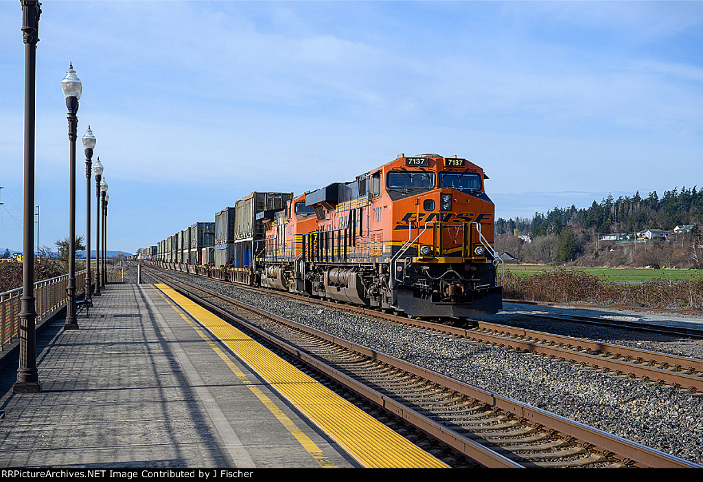 BNSF 7137